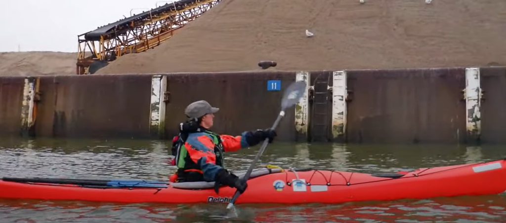wetsuit vs drysuit for kayaking